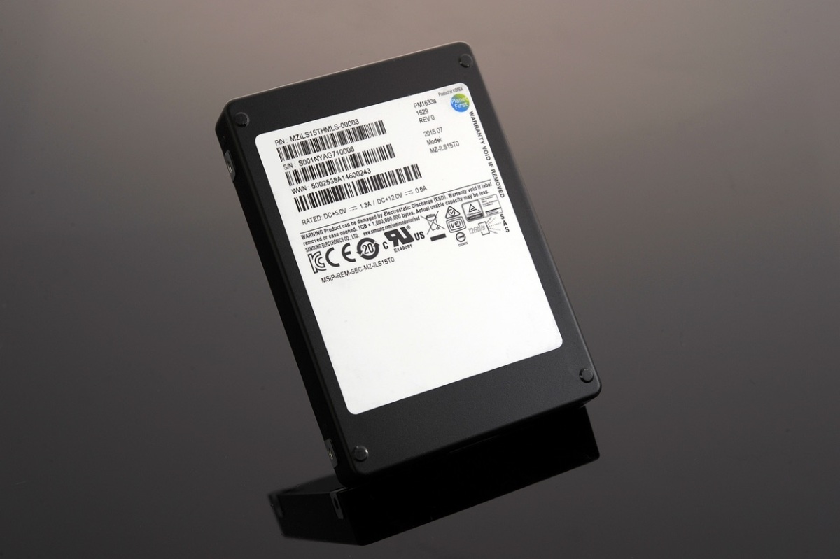 Samsung’s massive 15TB SSD can be yours — for about $10K | ESIST