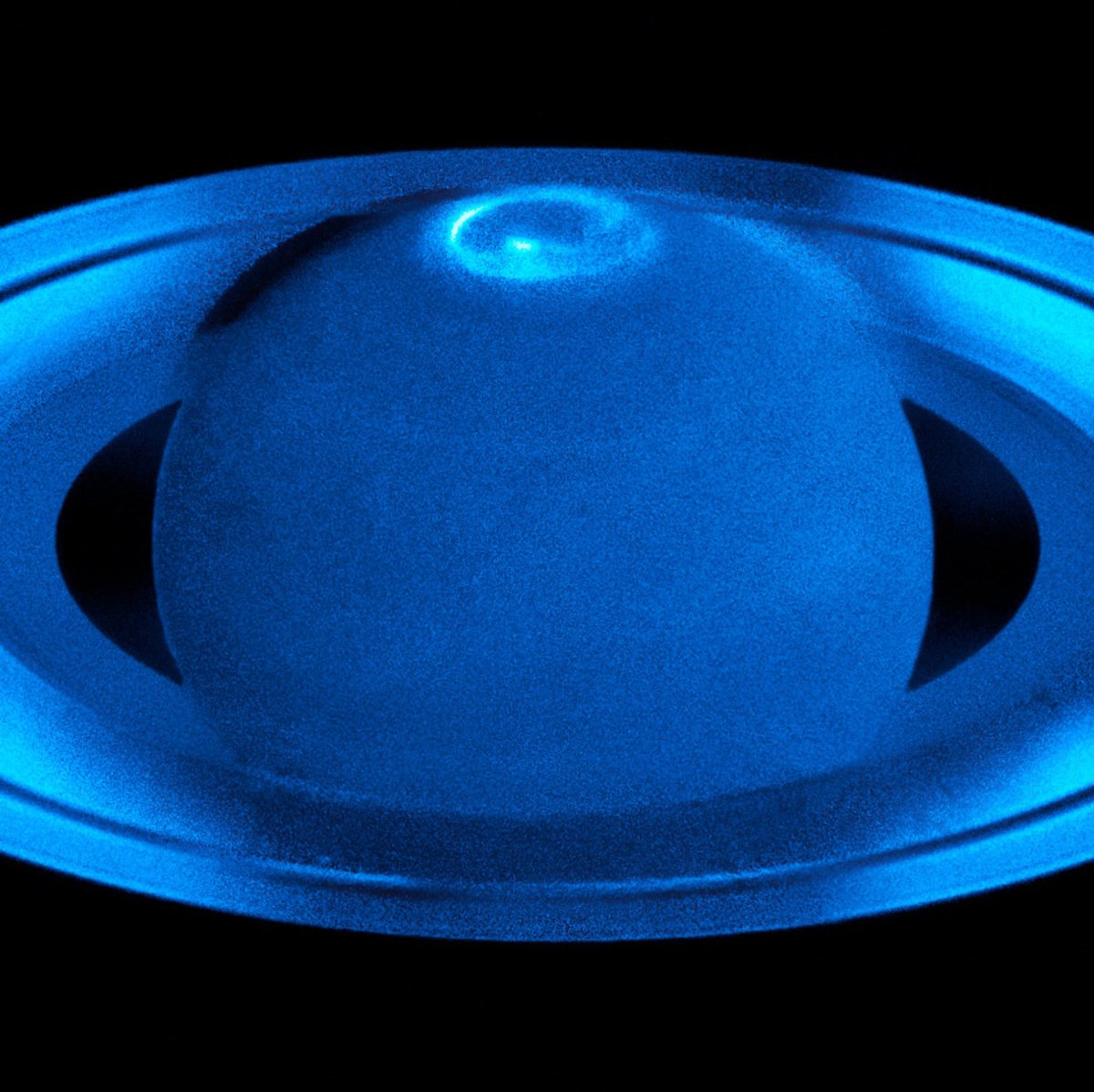 Hubble Captures Enormous Northern Auroras on Saturn